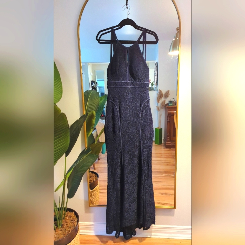 Xscape mermaid fit gown